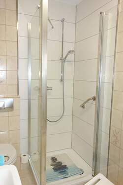 Fensterbad mit Dusche - 