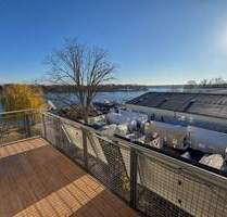 Traumwohnung in Wasserlage wartet auf Sie + Stellplatz und Einbauküche - Berlin Grünau