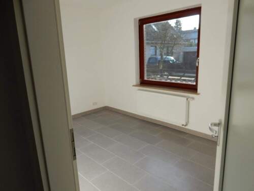 PHOTO-2025-11-05-11-33-48 6.jpg - 