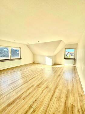 PHOTO-2025-11-05-11-33-50 3.jpg - 