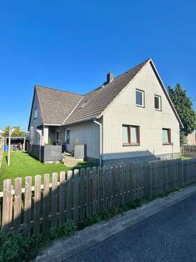 PHOTO-2025-11-05-11-33-53 5.jpg - 9 Zimmer Einfamilienhaus zum Kaufen in Langenhagen