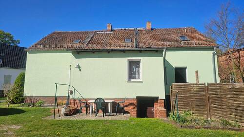 Hofseite mit Kellerzugang.jpg - 