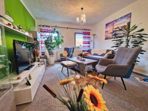 Wohnzimmer - Doppelhaushälfte mit 120,00 m² in Leutersdorf zum Kaufen