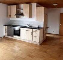 Ideale Kombi: Wohnen & Arbeiten im OG eines Wohn- und Geschäftshauses - Irschenberg Buchbichl