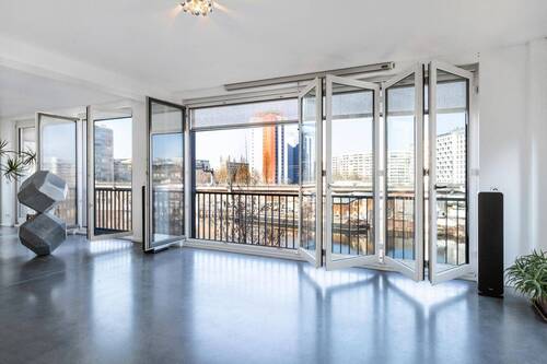 Wohnzimmer - Wohnen mit Weitblick - Industrial Loft an der Spree mit besonderem Flair