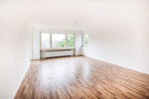 Wohnzimmer - 5 Zimmer Etagenwohnung in Eckersdorf