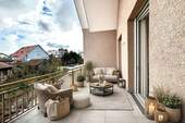 Loggia (KI-Staging) - 3 Zimmer Etagenwohnung in Kieselbronn