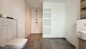 Geräumiges Badezimmer - 