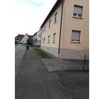 Schöne Wohnung im DG in guter Lage mit Glasfaseranschluß - Oberndorf