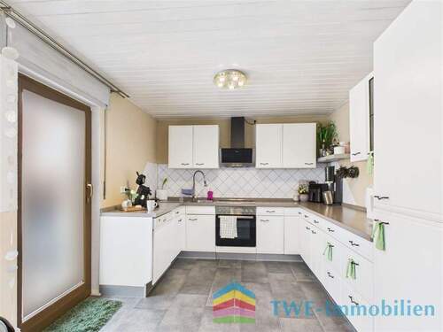 Küche 1. OG - 9 Zimmer Doppelhaushälfte in Stutensee