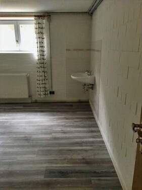 Kellerraum mit Waschbecken - 