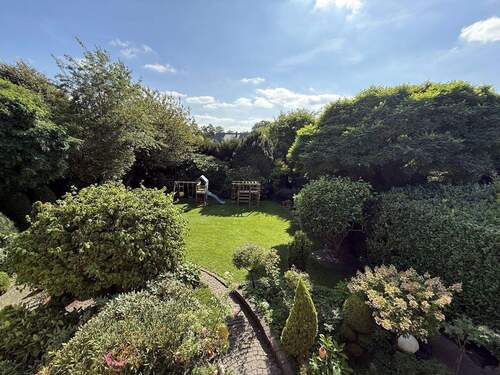 Blick ins Grüne - *Provisionfrei* Exklusives Zuhause mit Wellness & Traumgarten in Bremen-Oberneuland