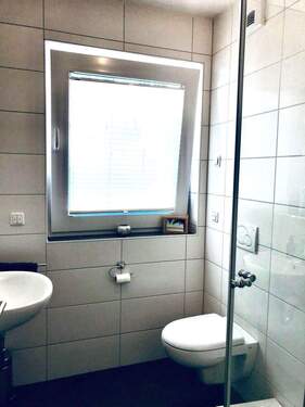 Das Gäste- WC mit Dusche - 