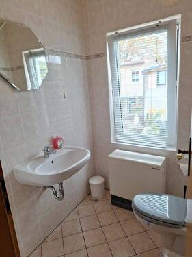 WC OG - Mehrfamilienhaus, Wohnhaus mit 68,60 m&sup2; in Gützkow zur Miete