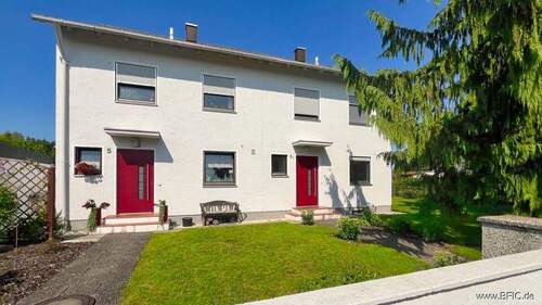 Grundsück, Vorderansicht - 