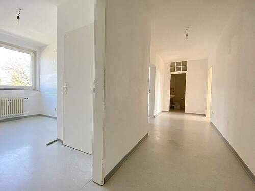 Diele - 2 Zimmer Etagenwohnung zum Kaufen in Heusenstamm