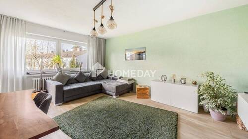 Wohnzimmer 1 - Modernisiertes Wohnglück in Ratingen: drei helle Zimmer mit EBK und sonniger Süd-Loggia