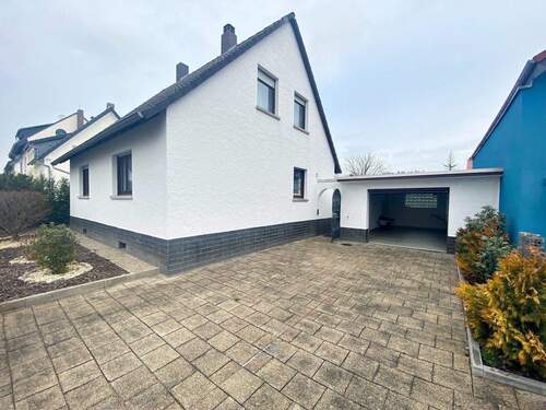 2 Kfz-Stellplätze + Garage - 