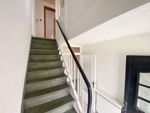 massiv gebaute Treppe - 
