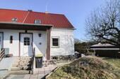 Eingangsbereich - Renovierungsbedarf - 4 Zimmer in Nimbschen mit Garten - Sofort bezugsfrei