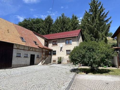 Hofansicht - 7 Zimmer Einfamilienhaus zum Kaufen in Krauthausen