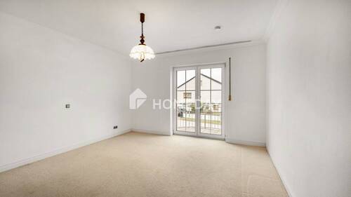 W1 EG Schlafzimmer 1 - 