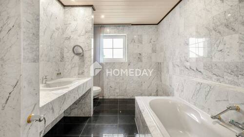 W1 EG Badezimmer 1 - 