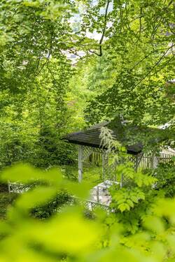 Garten - Etagenwohnung mit 244,00 m&sup2; in Garmisch-Partenkirchen zum Kaufen