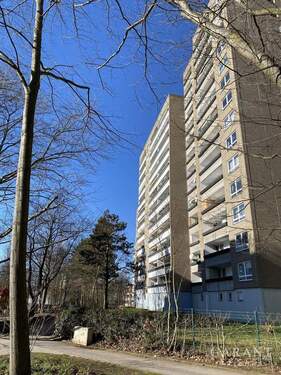 Südseite - Helle 2-Zimmer-Wohnung - hoch über den Dächern von Kaiserslautern mit toller Süd-Fernsicht