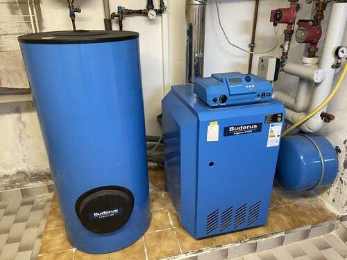 Gasheizung Bj. 2003 im Keller - 