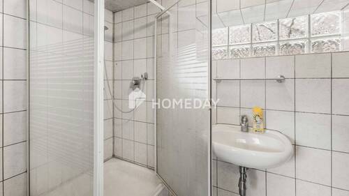 EG Badezimmer 1 2 - 