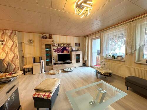 Wohnzimmer (2) - 4 Zimmer Reihenmittelhaus in Schwäbisch Gmünd