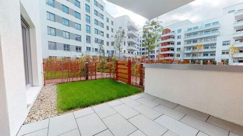 Terrasse (4) - 2 Zimmer Etagenwohnung in Frankfurt am Main