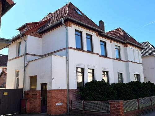 Hausansicht.jpeg - Oberricklingen - Siedlerhaus aus 1931 mit viel Charme und Möglichkeiten