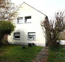 Wohnen im Grünen: Freistehendes Einfamilienhaus mit einzigartigem Grundstück - Köln Bocklemünd/Mengenich