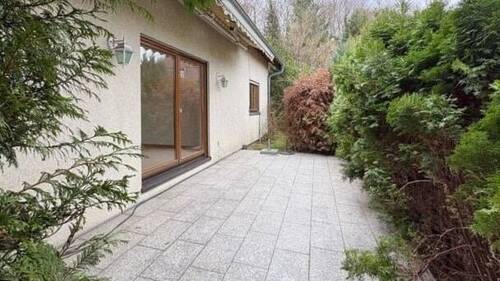 EG - Blick auf die Terrasse - 