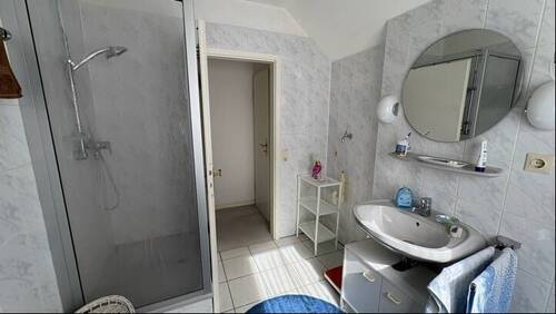 DG-Badezimmer andere Perspektive - 