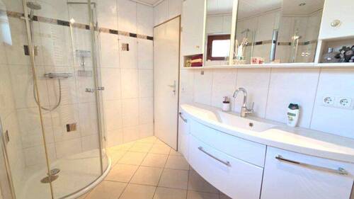 ... mit Dusche - 