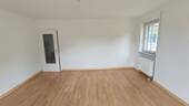 Wohnzimmer vom Balkon aus - Etagenwohnung mit 79,30 m&sup2; in Bayerisch Gmain zum Kaufen