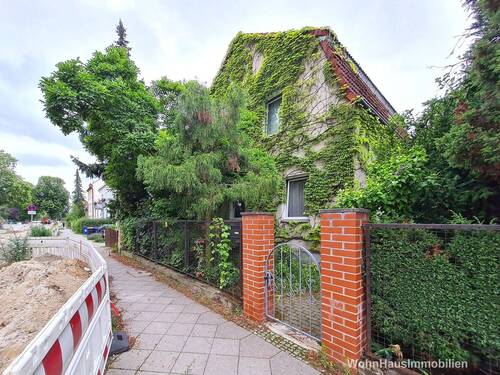 Derzeit erfolgt der Straßenbau - 5 Zimmer Mehrfamilienhaus, Wohnhaus zum Kaufen in Berlin