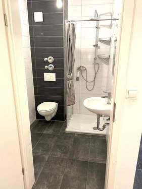 Badezimmer - 1 Zimmer Etagenwohnung in Mannheim