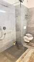 Bodentiefe grosse Dusche - 