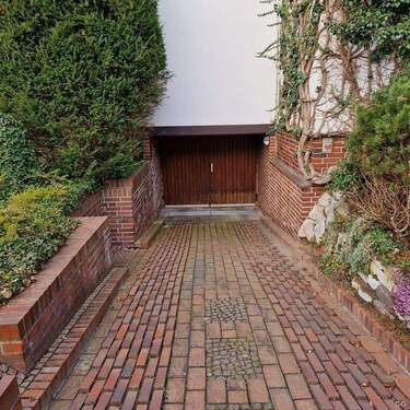 Zufahrt zur Garage - 