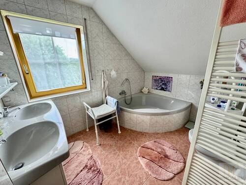 OG: Badezimmer - 