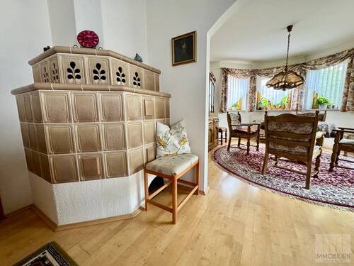 EG: Ofen im Wohnzimmer für wohlige Wärme - 