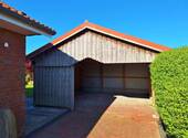 großes Carport mit Abstellflächen - 