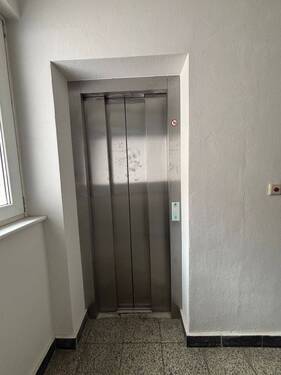 Fahrstuhl - 