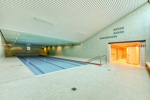 Schwimmbad zum Eingang - 