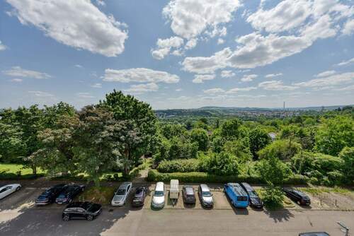 Blick nach Süd-Osten - 4 Zimmer Etagenwohnung zum Kaufen in Stuttgart-Freiberg