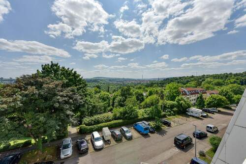 Blick nach Süden - Etagenwohnung mit 138,80 m² in Stuttgart-Freiberg zum Kaufen